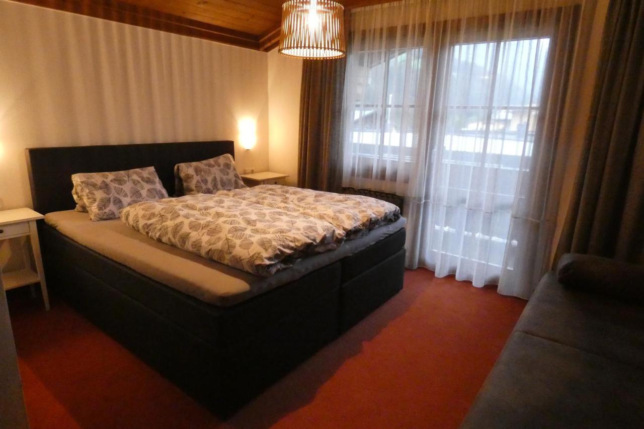 Gaestehaus Reichholf นอยเคียร์เชน อัม โกรสเวเนดิเกอร์ ภายนอก รูปภาพ